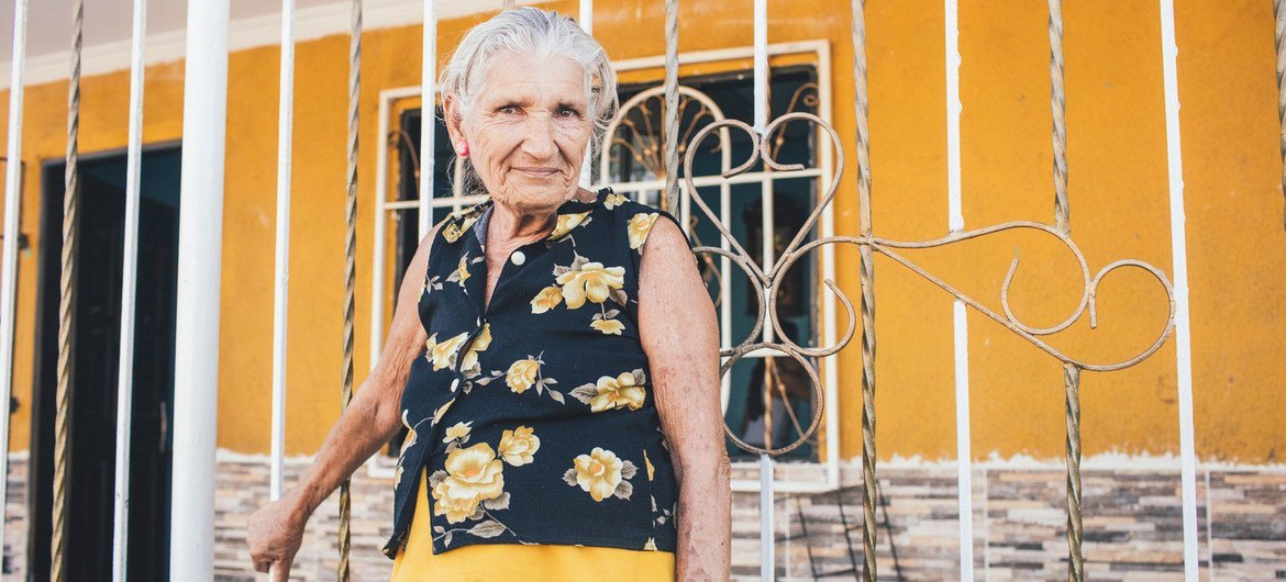 PAHO/Joshua Cogan By 2050, there will be twice as many older persons aged 65 than in 2021.