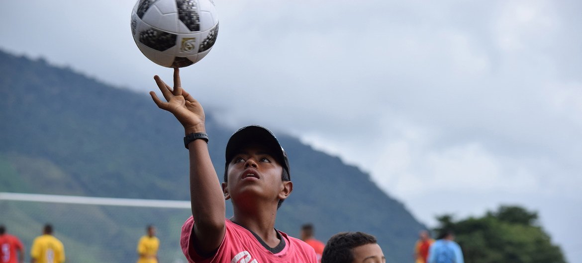 UNVMC/Jennifer Moreno Football for reconciliation, an event held between people involved the Colombian peace process.